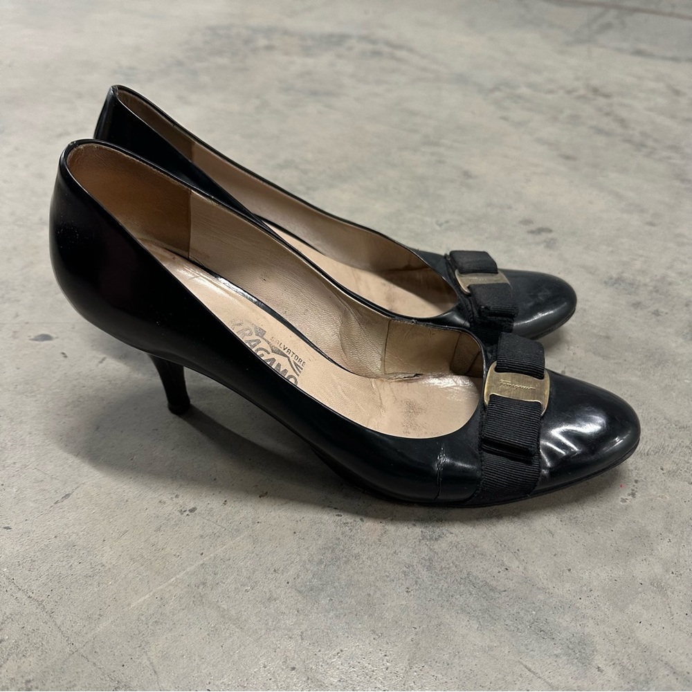 Salvatore Ferragamo Vara Bow Pump Black 11B - Picture 5 of 13